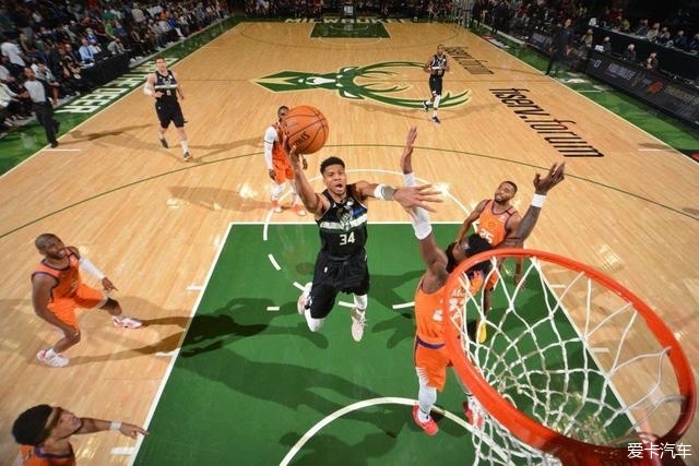 意天空：那不勒斯有意尤文后卫达尼洛